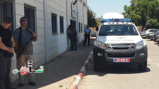   فيديو: وزير الأمن الداخلي جلعاد اردان  في زيارة لبلدية ام الفحم والاهالي  أنت عنصري ويدك ملطخة بالدماء  